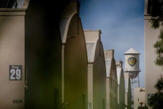 movie-theaters-continue-to-push-against-the-warner-bros.-deal,-and-are-now-targeting-paramount