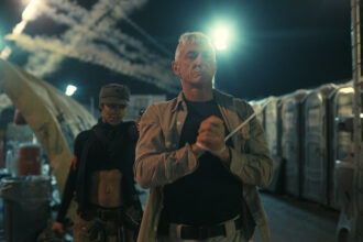 sean-penn-wins-best-supporting-actor