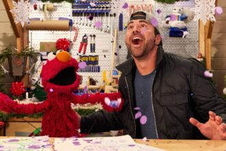 mark-robert’s-new-show-on-netflix-reveals-itself