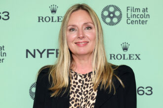 hope-davis-directs-nbc’s-drama-“protection.”