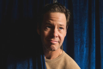 ike-barinholtz-on-acting-with-catherine-o’hara,-embodying-elon-musk-and-launching-a-new-podcast-(exclusive)