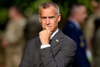 is-corey-lewandowski-married?-about-his-wife-and-family-amid-kristi-noem-rumors