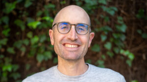 netflix-picks-up-‘i-suck-at-girls’-based-on-justin-halpern’s-autobiography