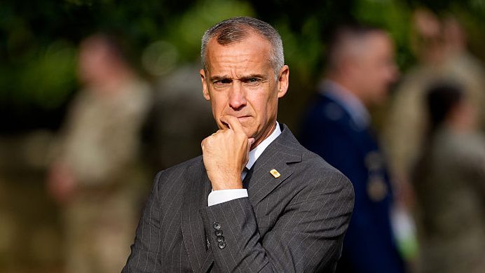 who-is-corey-lewandowski?-about-the-man-with-whom-kristi-noem-was-accused-of-having-“sexual-relations.”