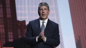 paramount-hires-counsel-ellison-to-handle-jeff-shell’s-legal-drama