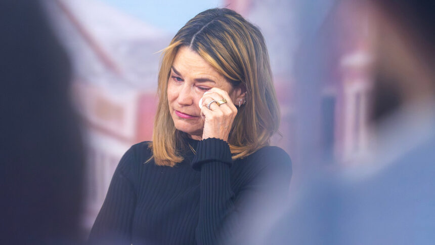 savannah-guthrie-told-the-today-crew-that-she-has-“every-intention”-of-returning-during-a-visit-to-the-talk-show-set