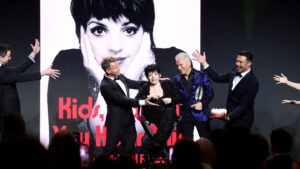liza-minnelli-makes-surprise-appearance-at-glaad-media-awards:-‘you-make-me-so-proud’