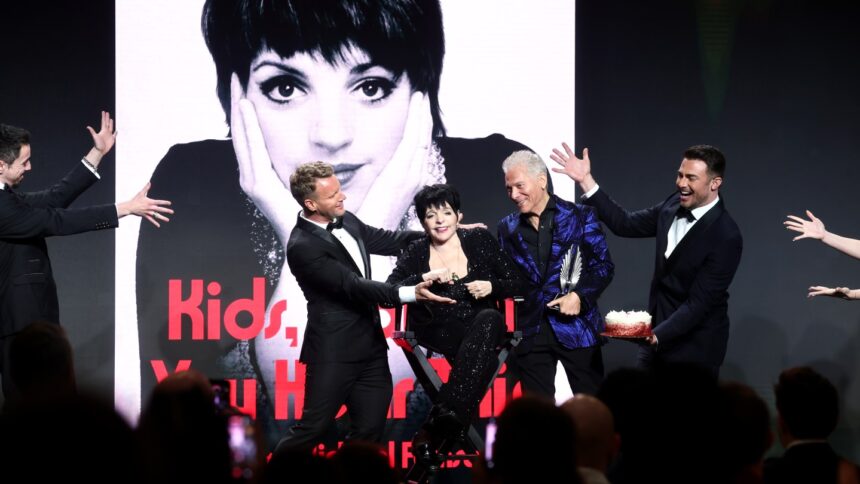 liza-minnelli-makes-surprise-appearance-at-glaad-media-awards:-‘you-make-me-so-proud’