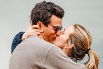 love-story:-jfk-jr.-and-carolyn-bissette-cast:-meet-the-cast