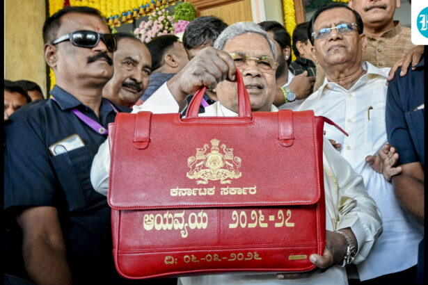 siddaramaiah-presents-a-budget-of-rs-4.48-lakh-crore,-and-points-out-gst-losses