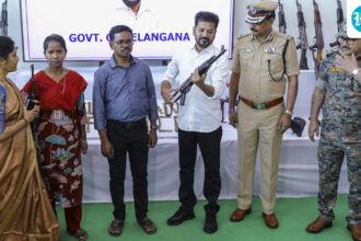 130-maoists-surrender,-cm-asks-ganapathi-to-lay-down-arms