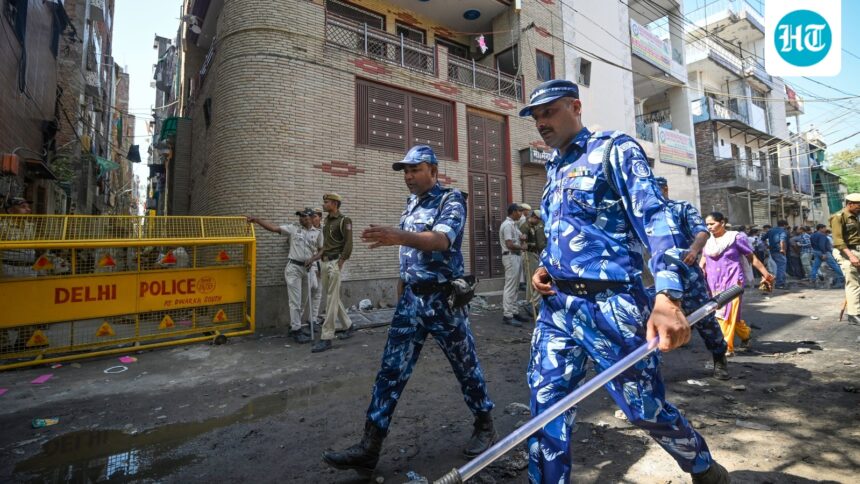 delhi’s-uttam-nagar-tensed-over-holi-killing-clash,-cm-rekha-gupta-confirms-action