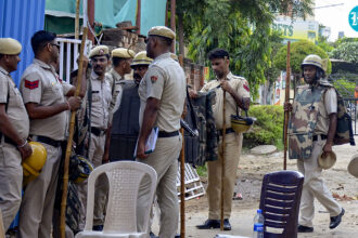 development-in-gurugram-acid-attack:-a-woman-says-her-ex-boyfriend-hit-her-head-three-times-with-an-iron-rod-before-targeting-the-wrong-victim