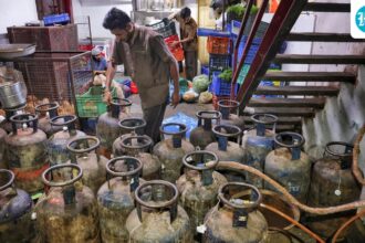 abroad,-bengaluru’s-famous-dosas-are-bearing-the-brunt:-lpg-shortage-fears-are-hitting-restaurants-across-india