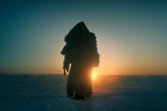 guillermo-del-toro’s-‘frankenstein’-versus-mary-shelley’s-book:-how-close-is-it-to-the-novel?