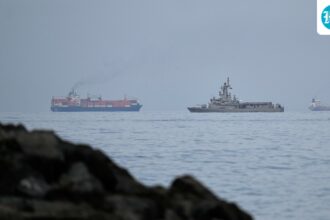 dark-mode-on,-how-the-ship-reached-india-dodging-missiles-in-the-strait-of-hormuz