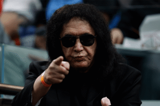 gene-simmons-says-celebrities-should-“shut-up”-about-politics