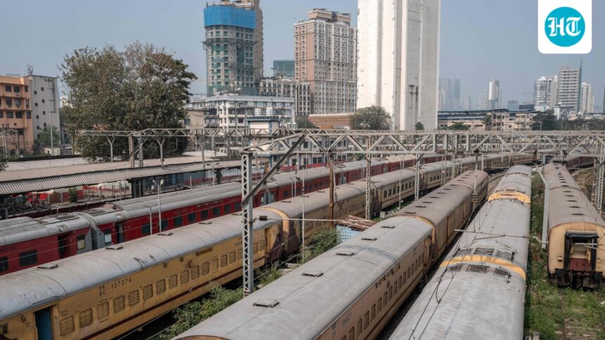 vada-pav,-samosas-may-disappear-from-railway-food-stalls-in-mumbai-amid-fears-of-lpg-shortage