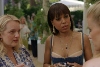 ‘imperfect-woman’-review:-elisabeth-moss,-kerry-washington-and-kate-mara-stumble-upon-an-insanely-public-murder-among-apple’s-super-rich