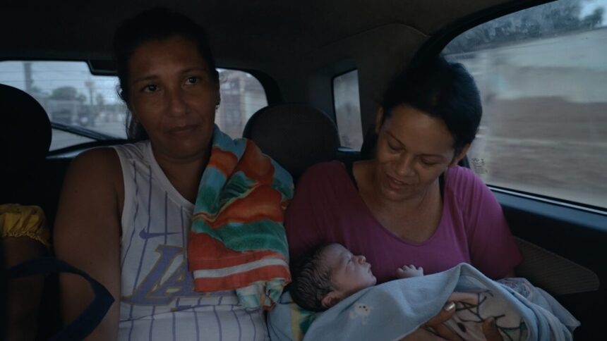 “the-rope”-depicts-the-“fight-of-motherhood”-in-a-timely-doc-steeped-in-solidarity-and-sisterhood
