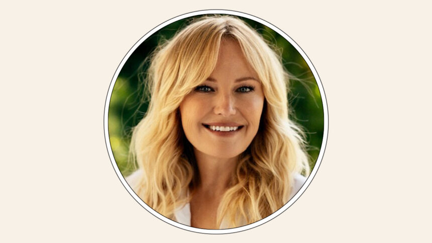 malin-akerman-receives-the-women-in-entertainment-canada-award-from-the-hollywood-reporter