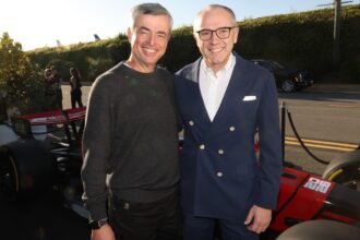 apple-raises-the-bar-for-formula-1:-eddy-cue-says-response-to-first-race-‘exceeds-formula-1-and-apple’s-expectations’-(exclusive)