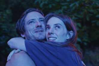 ‘wishful-thinking’-review:-maya-hawke-and-lewis-pullman-conjure-fireworks-in-a-sharp-and-hilarious-high-flying-romance