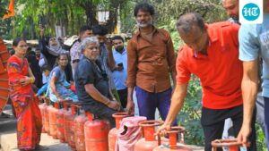 how-to-book-lpg-cylinders:-indan,-hp-gas,-barat-gas-whatsapp-numbers-and-booking-methods-given