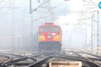 a-nagpur-bound-express-train-derailed-in-mp,-and-a-major-tragedy-was-averted-due-to-the-vigilance-of-the-driver