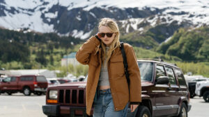 the-sun-never-sets-movie-review:-dakota-fanning-and-jake-johnson-bring-warm-chemistry-to-director-joe-swanberg’s-romantic-drama