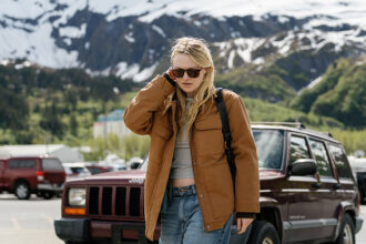 the-sun-never-sets-movie-review:-dakota-fanning-and-jake-johnson-bring-warm-chemistry-to-director-joe-swanberg’s-romantic-drama