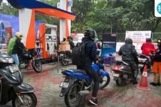 “petrol-and-diesel-are-available-at-all-outlets”:-government-issues-warning-amid-fears-of-fuel-shortages
