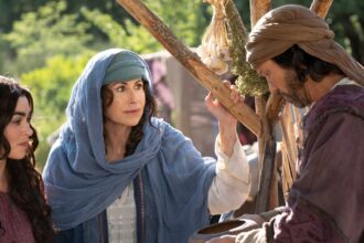 ‘believers:-women-of-the-bible’-movie-review:-minnie-driver-in-fox-faith-drama-looks-like-wikipedia-summary-filmed