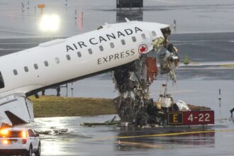 cause-of-the-laguardia-air-canada-plane-crash:-how-did-it-happen?