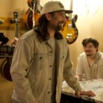 noah-kahan-on-‘the-great-divide,’-letting-fans-into-his-world-and-what-to-expect-on-his-upcoming-tour-(exclusive)