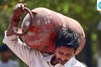 in-the-delhi-budget,-rs-260-crore-for-free-lpg-cylinders-on-holi-and-diwali