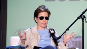 kara-swisher-will-cut-her-ties-with-cnn-if-ellisons-takes-over