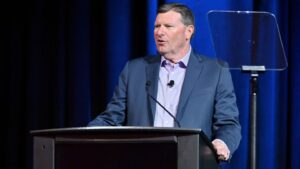 the-ceo-of-fathom-entertainment-is-stepping-down