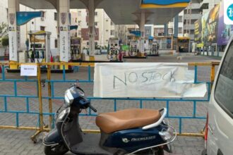 panic-buying-led-to-the-closure-of-petrol-pumps-in-several-parts-of-telangana