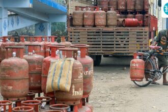 switch-to-png-if-available-or-lose-lpg-supply:-government-order-for-households-amid-shortage-fears
