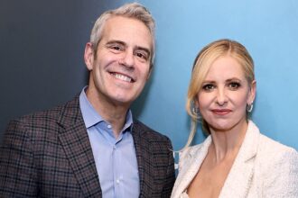 andy-cohen-is-crazy-sarah-michelle-gellar-calls-‘real-housewives’-boring:-‘she’s-wrong-by-the-way’