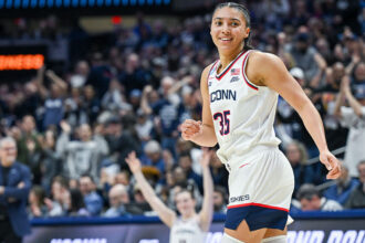 how-to-watch-the-north-carolina-tar-heels-vs.-uconn-huskies-live-online-with-sling-tv