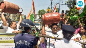 a-government-institute-in-delhi-sends-2,200-students-home-due-to-the-fuel-crisis-that-has-caused-chaos-in-the-hostel