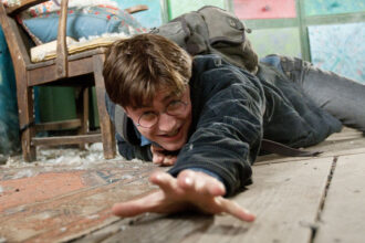andrew-garfield-defends-watching-‘harry-potter’-despite-rowling’s-transgender-views