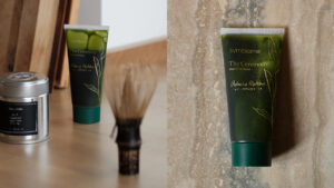 kate-hudson-and-ashu’s-matcha-malibu-backed-company-symbiome-skin-creates-a-limited-edition-face-mask