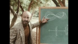 time-travel-short-“mobius-loop”-finds-live-broadcast-at-home