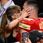 taylor-swift-&-travis-kelce’s-relationship-timeline:-the-full-guide-from-start-to-engagement