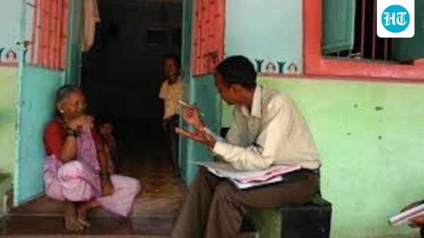 central-government-officials-were-asked-to-conduct-a-self-enumeration-in-the-2017-census-exercise