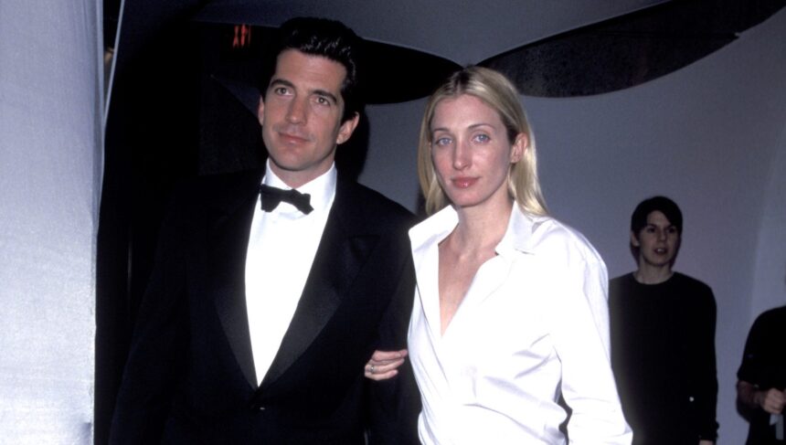 how-old-was-carolyn-bessette-when-she-met-jfk-jr-their-relationship | GIBN how-old-was-carolyn-bessette-when-she-met-jfk-jr?-their-relationship