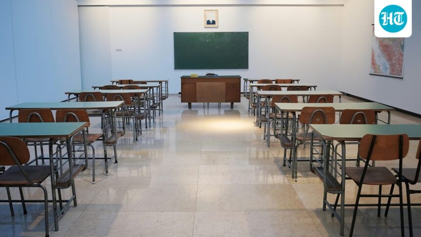 parents-protested-outside-the-delhi-education-department-over-an-attempt-to-recover-high-fees-of-two-private-schools